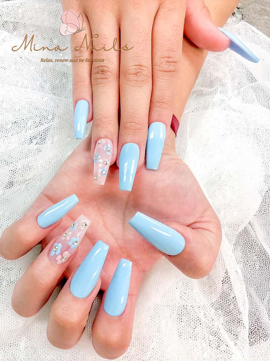 Mina Nails